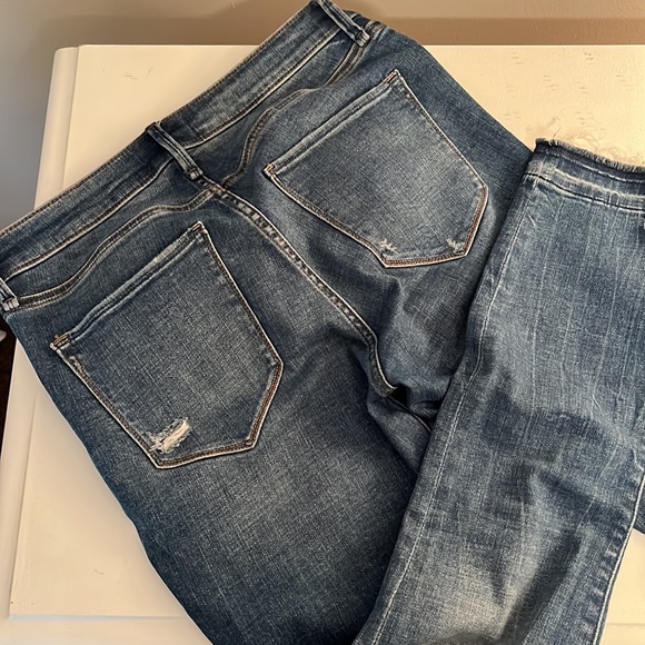 Abercrombie & Fitch Harper Low Rise Ankle Jean with Released Hems - Picture 4 of 4